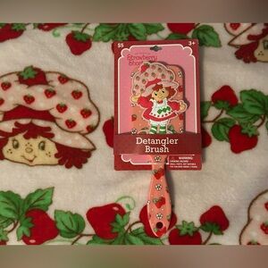 Strawberry Shortcake Detangler Brush